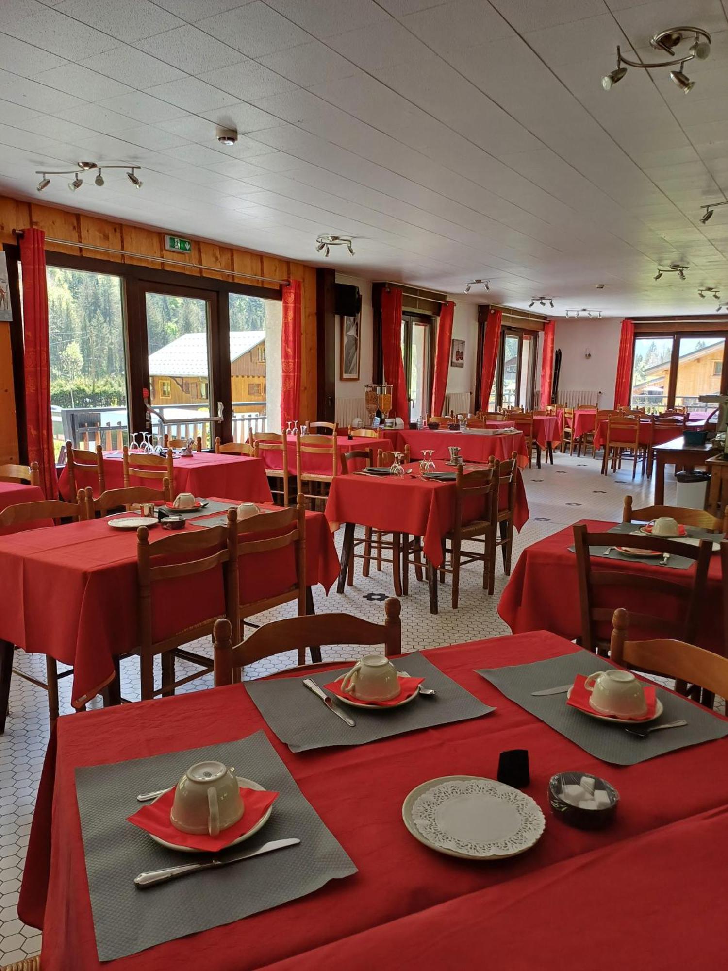 Hotel Et Centre De Vacances Le Choucas Sixt Exterior foto